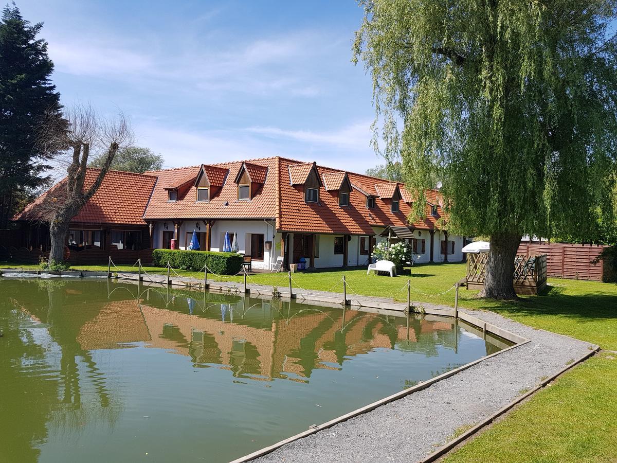 Les Etangs Des Couartes Bed & Breakfast Saint-Josse Luaran gambar